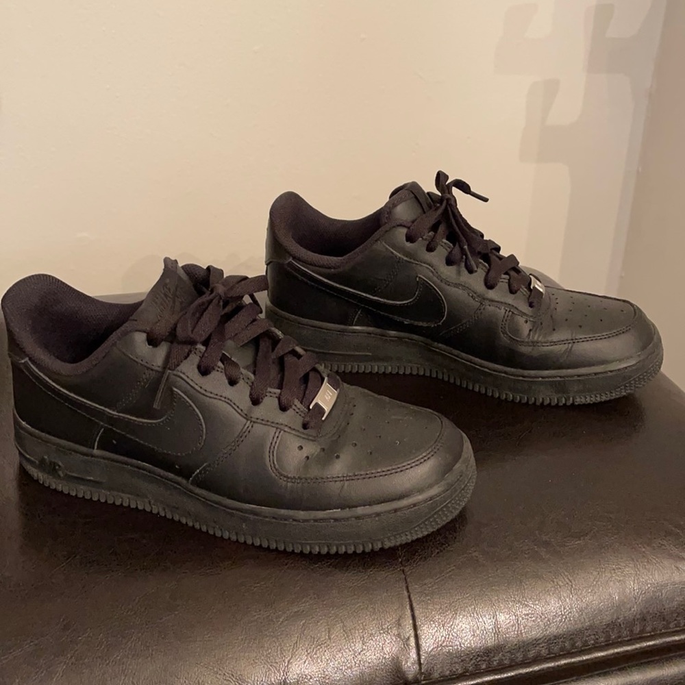 Black Air Force 1’s